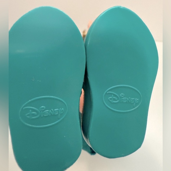 Disney Merida Doll with Teal and Gold Dress - Picture 5 of 8